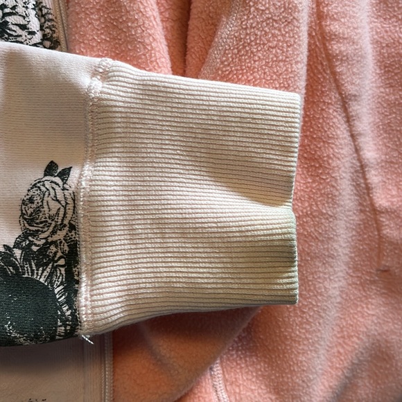 Lululemon scuba hoodie.  No tags. Fits as size small. - Picture 4 of 4